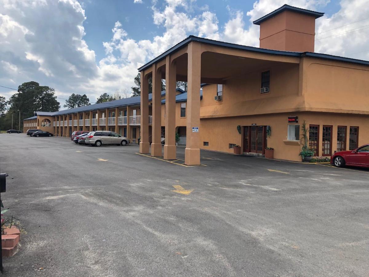 Capital Inn Кордел Екстериор снимка