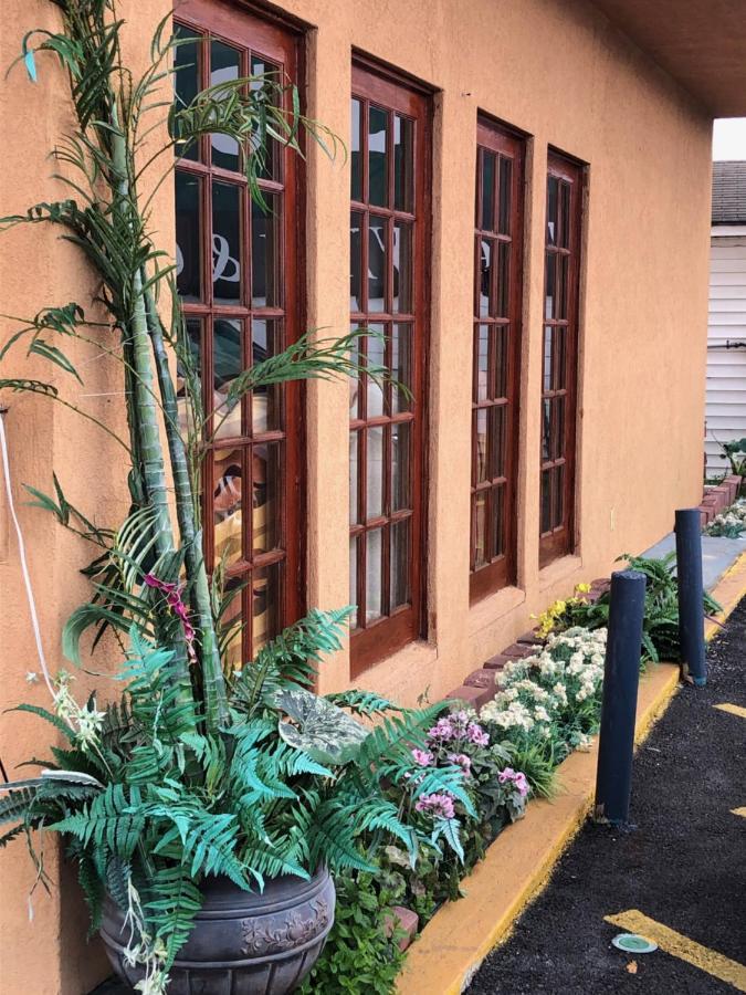 Capital Inn Кордел Екстериор снимка