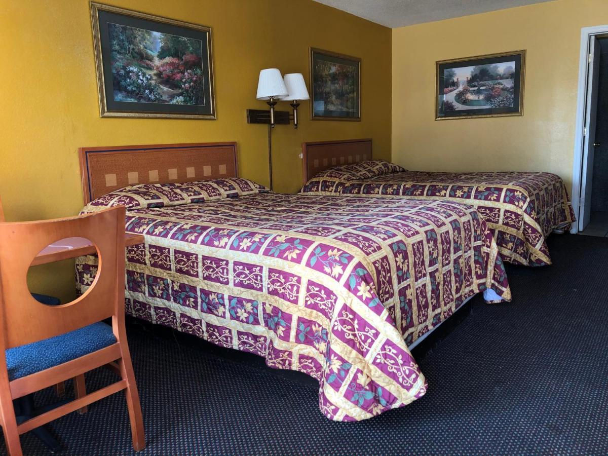 Capital Inn Кордел Екстериор снимка